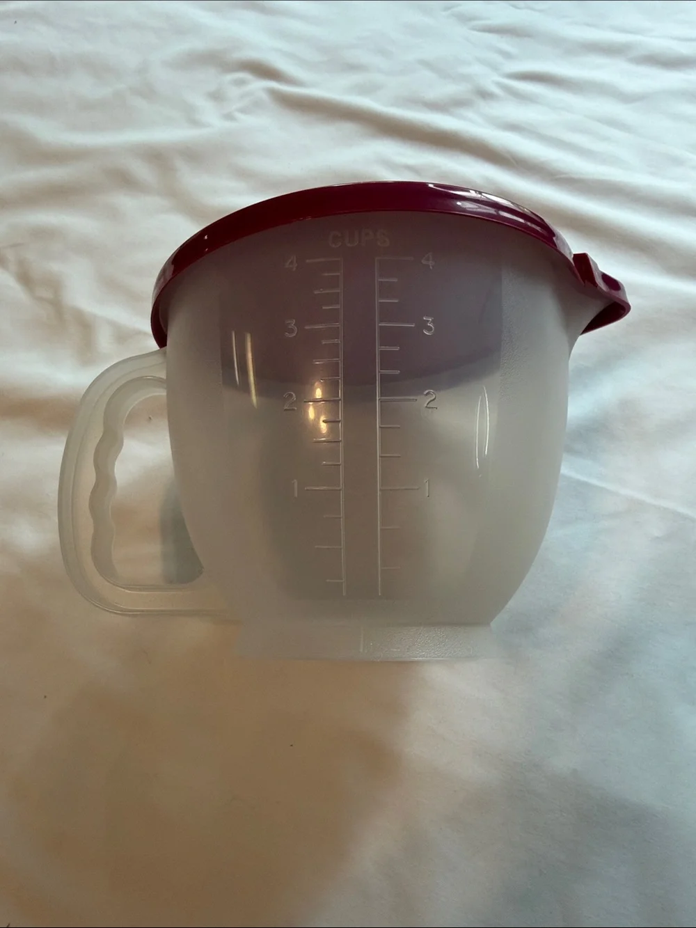 Tupperware Mixing Bowl with Pour Spout and Burgundy Lid 4 cups